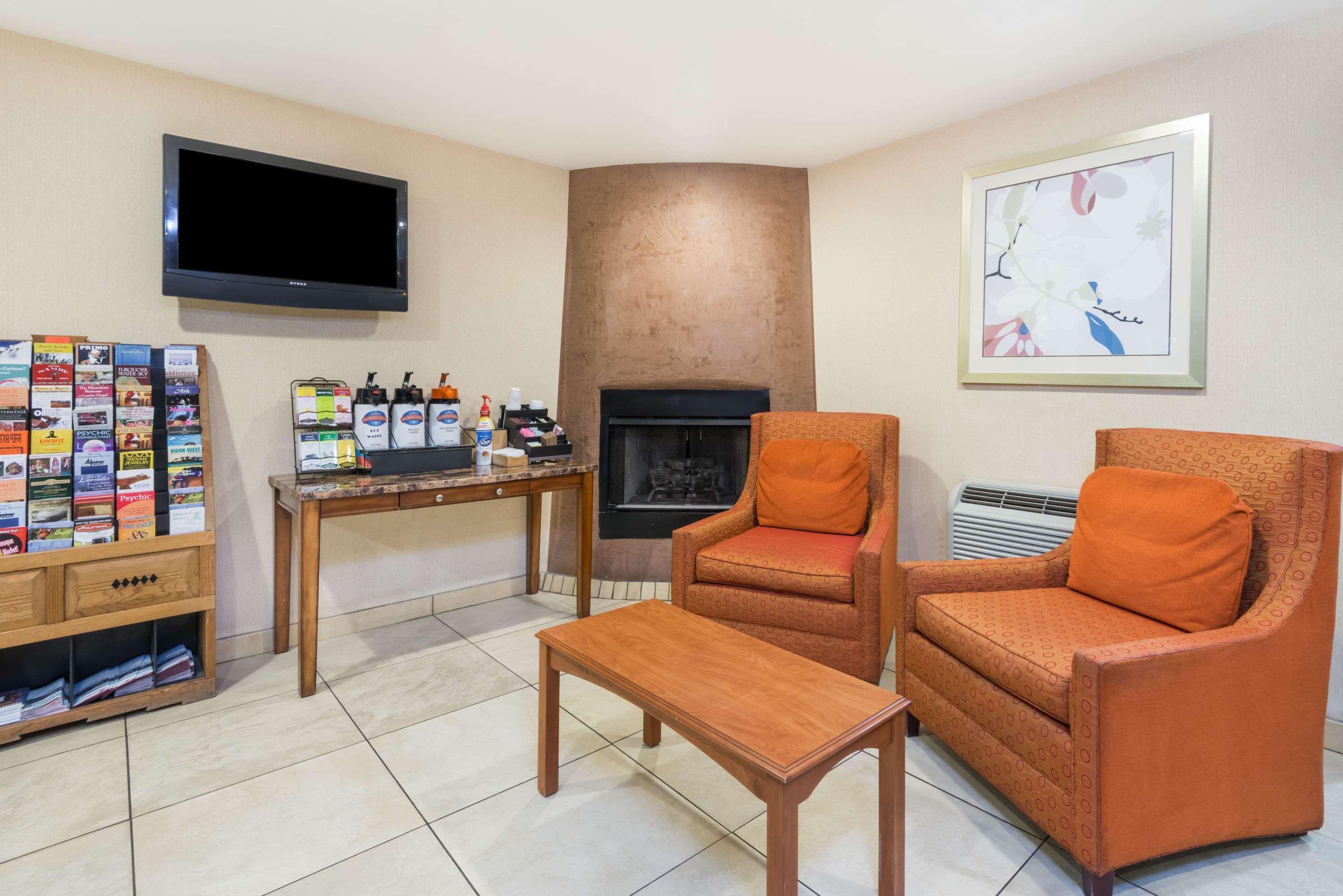 Hotel Baymont By Wyndham Santa Fe Exterior foto